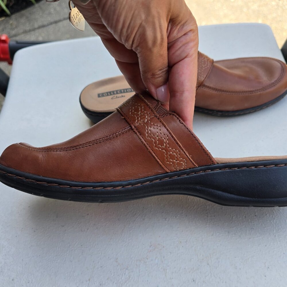 Clarks Collection 8.5 Patty Nell Chestnut Brown Leather Slip On Mules GUC Rubber - Picture 3 of 16